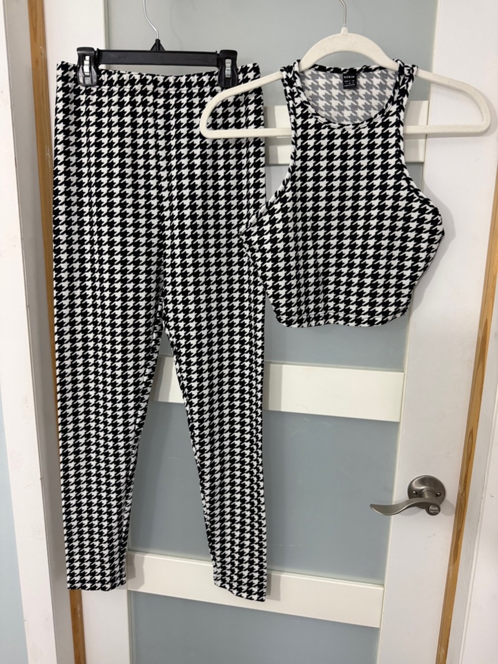 SHEIN Black & White Houndstooth Crop Tank and Leggings Set